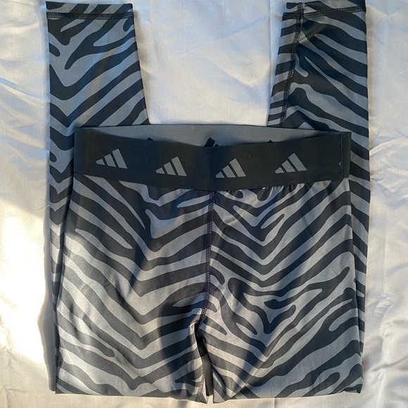 adidas Pants - ADIDAS athletic leggings 🖤